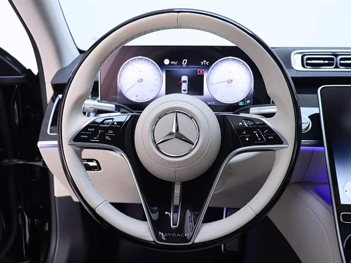 Фото 17 - Mercedes-Benz Maybach S-Class