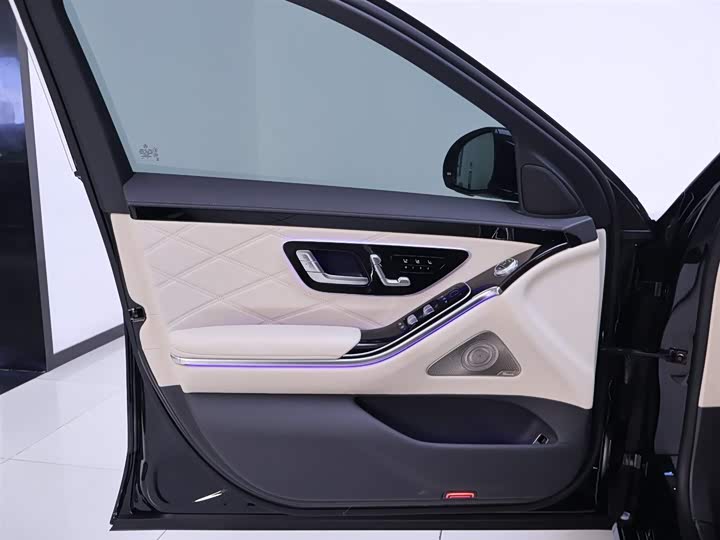 Фото 19 - Mercedes-Benz Maybach S-Class