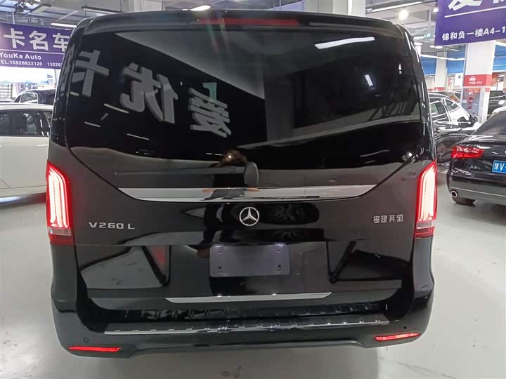 Фото 6 - Mercedes-Benz V-Class