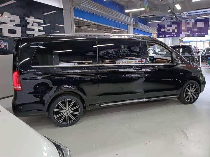 Фото 7 - Mercedes-Benz V-Class