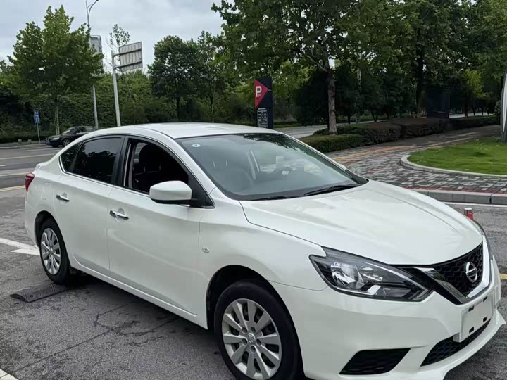 Фото 3 - Nissan Sylphy