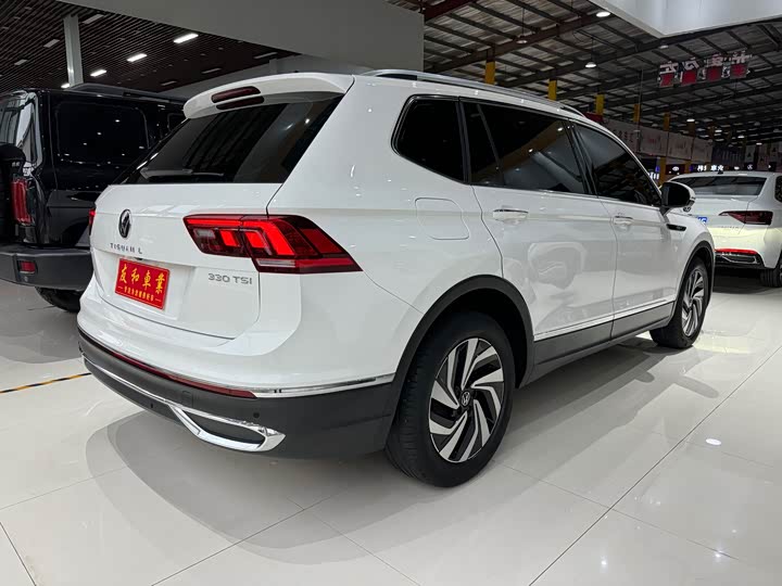 Фото 12 - Volkswagen Tiguan L Pro