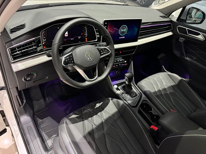 Фото 4 - Volkswagen Tiguan L Pro