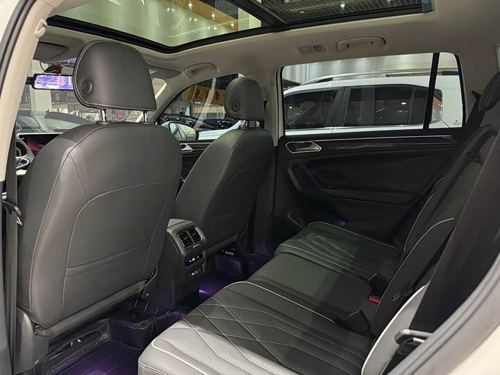 Фото 5 - Volkswagen Tiguan L Pro