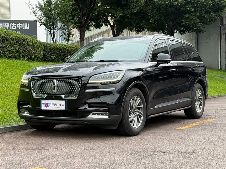 Фото 1 - Lincoln Aviator