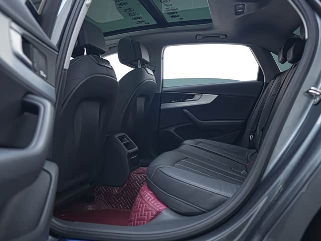 Фото 11 - Audi A4L