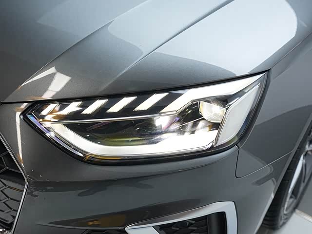 Фото 16 - Audi A4L