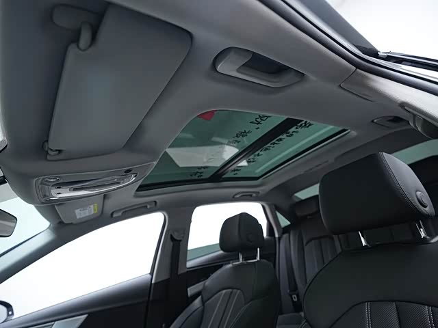 Фото 17 - Audi A4L