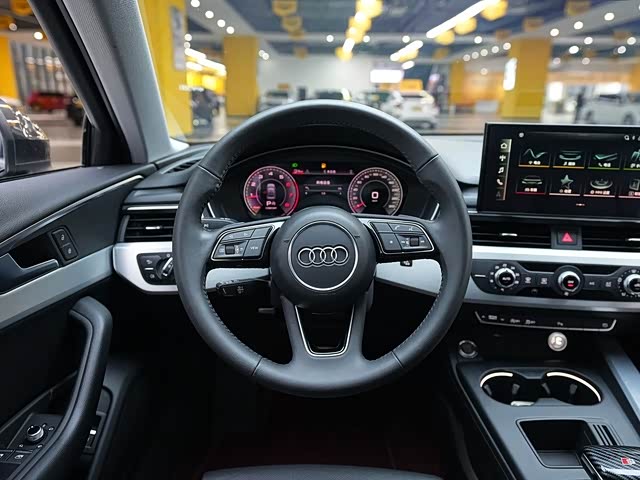 Фото 20 - Audi A4L