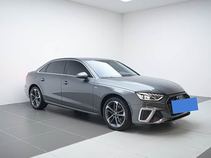 Фото 5 - Audi A4L