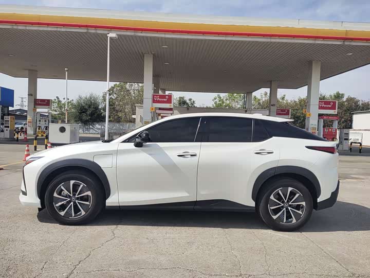 Фото 4 - Lexus RZ