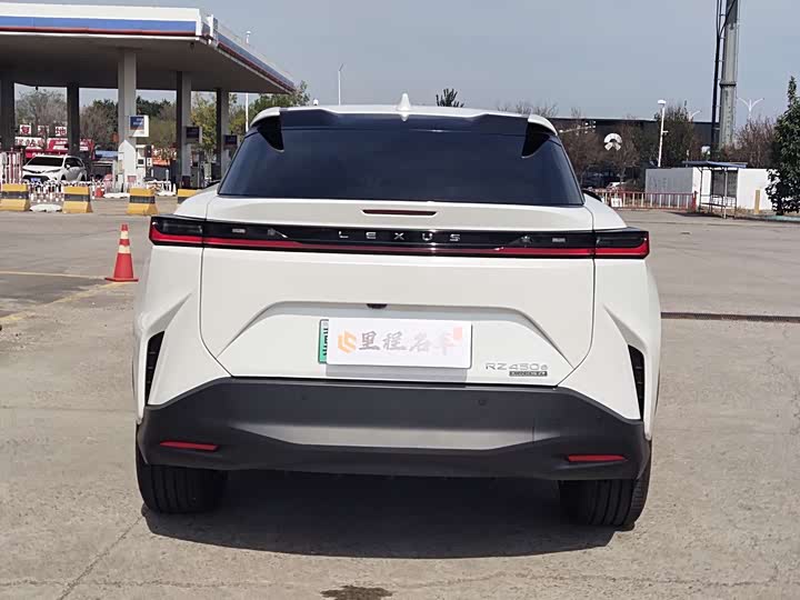 Фото 7 - Lexus RZ