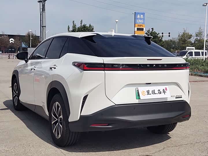 Фото 8 - Lexus RZ