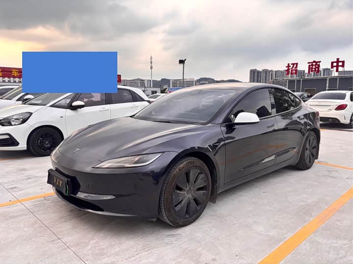 Фото 3 - Tesla Model 3