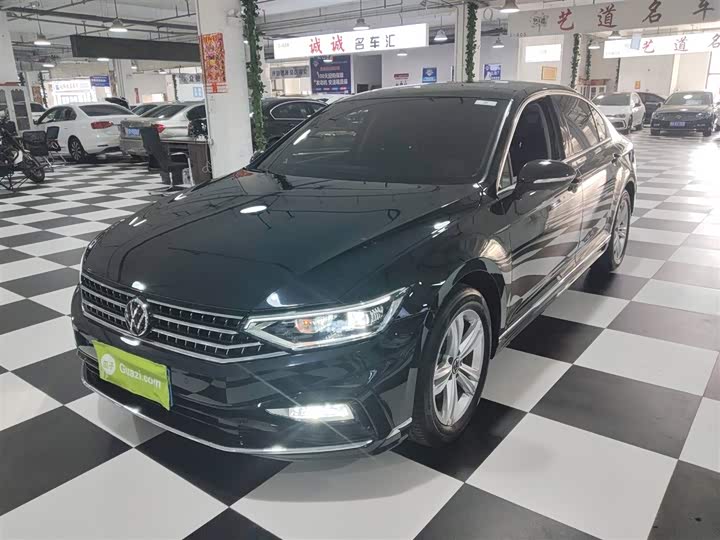 Фото 1 - Volkswagen Magotan