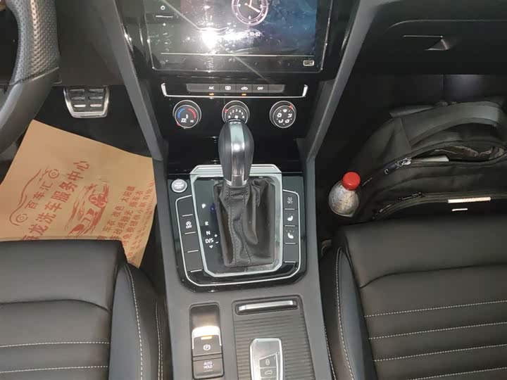 Фото 14 - Volkswagen Magotan