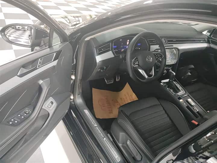 Фото 16 - Volkswagen Magotan