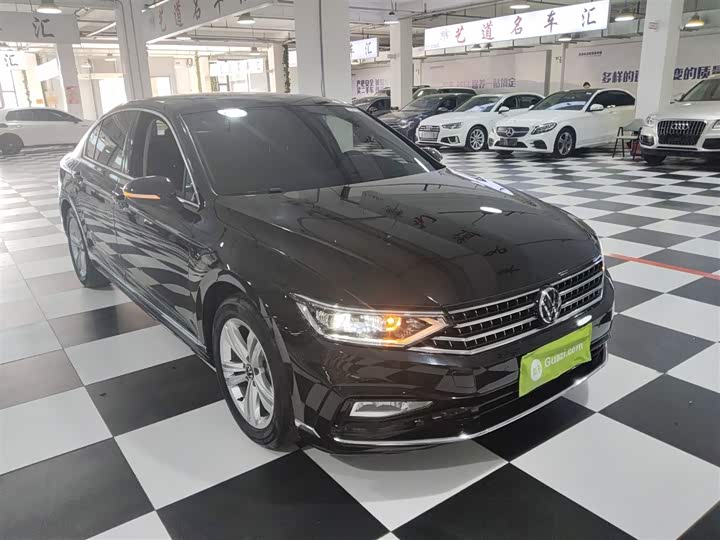 Фото 4 - Volkswagen Magotan