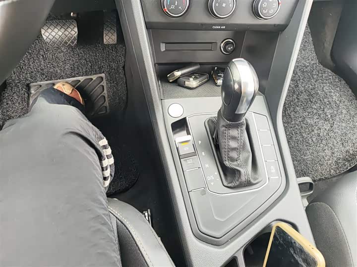 Фото 14 - Volkswagen Tiguan L Pro