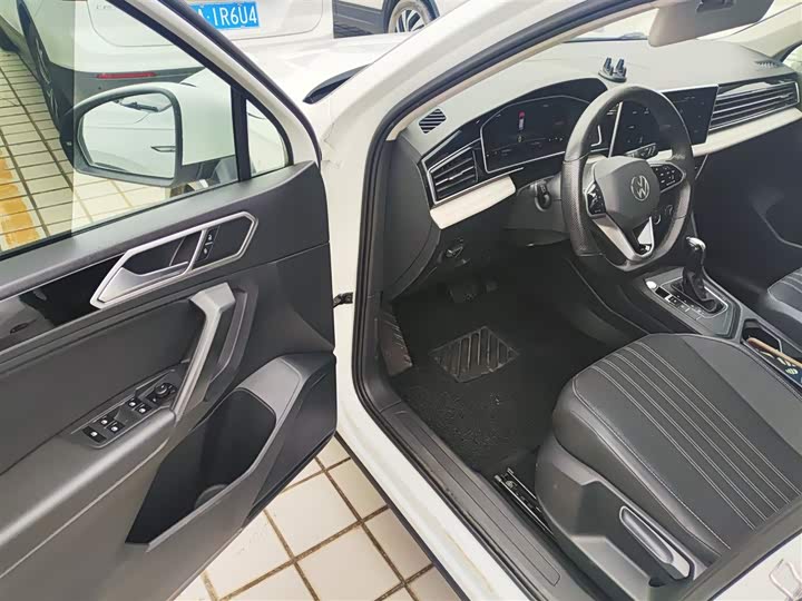 Фото 16 - Volkswagen Tiguan L Pro