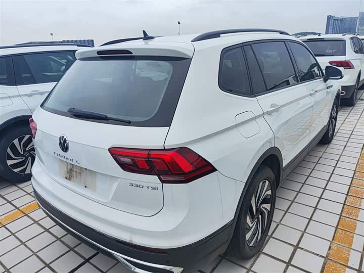 Фото 7 - Volkswagen Tiguan L Pro