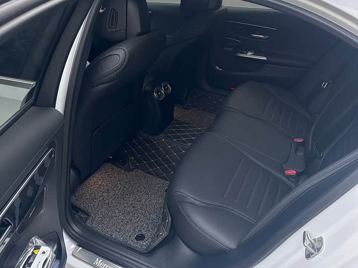 Фото 11 - Mercedes-Benz C-Class