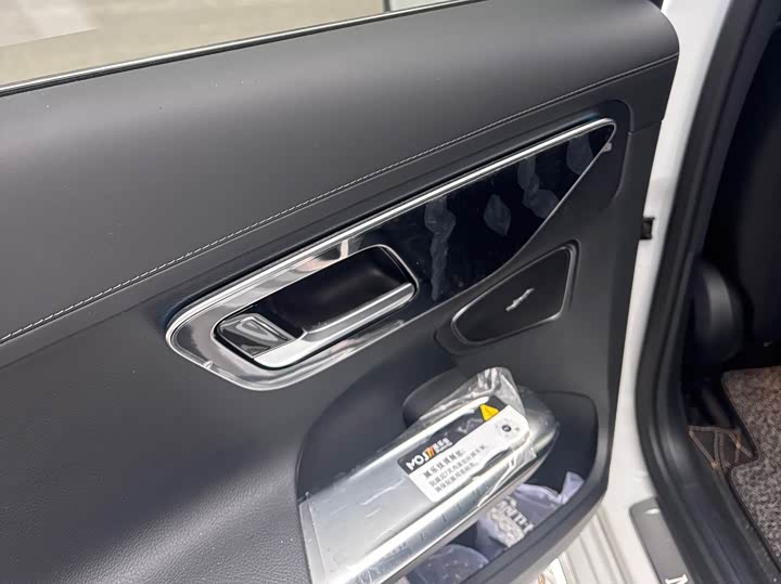 Фото 16 - Mercedes-Benz C-Class