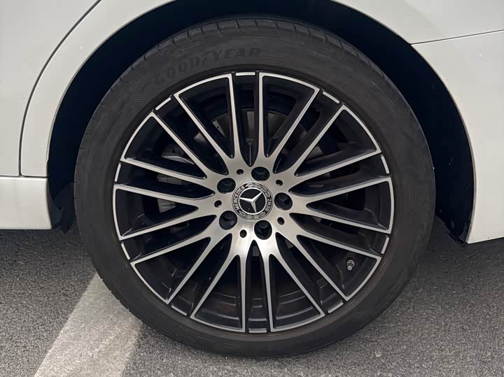 Фото 7 - Mercedes-Benz C-Class