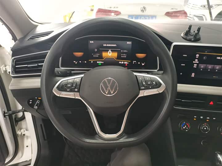 Фото 11 - Volkswagen Tiguan L Pro