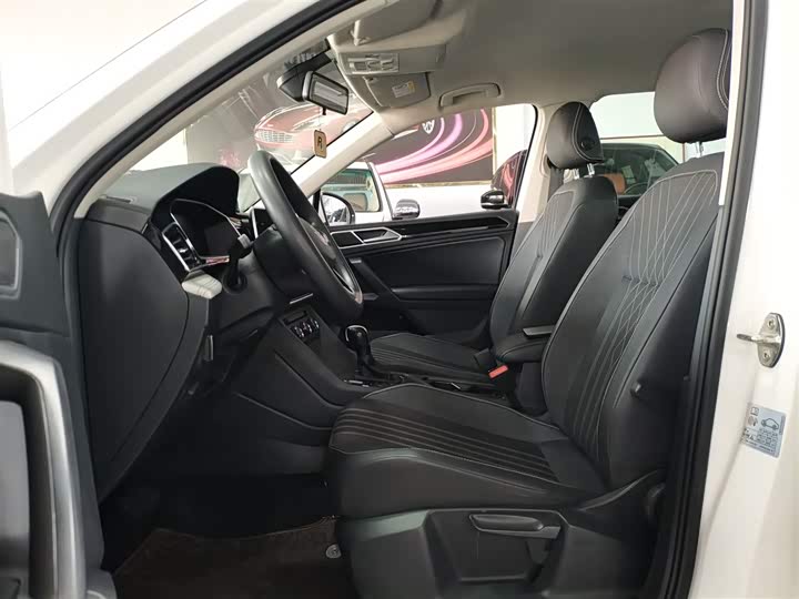 Фото 15 - Volkswagen Tiguan L Pro