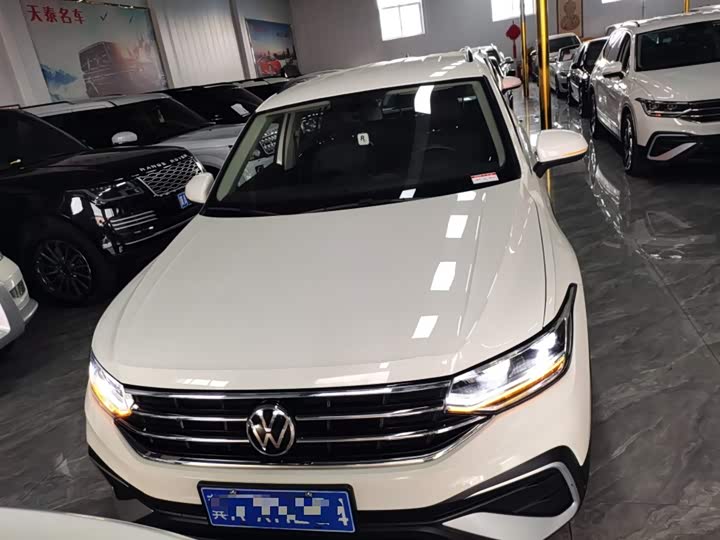 Фото 3 - Volkswagen Tiguan L Pro