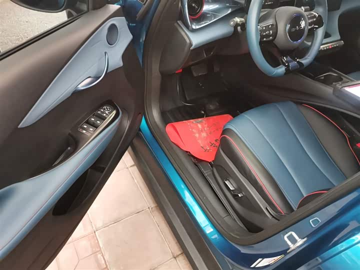 Фото 16 - BYD Dolphin