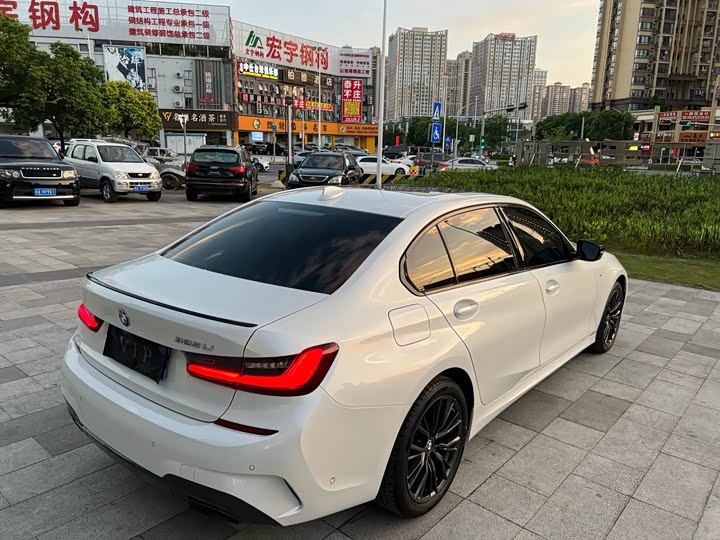 Фото 22 - BMW 3 Series