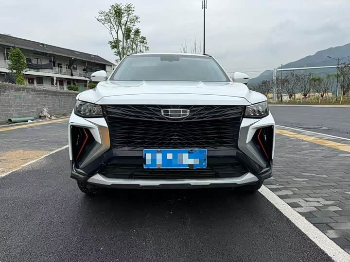 Фото 2 - Geely Atlas