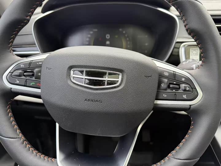 Фото 6 - Geely Atlas