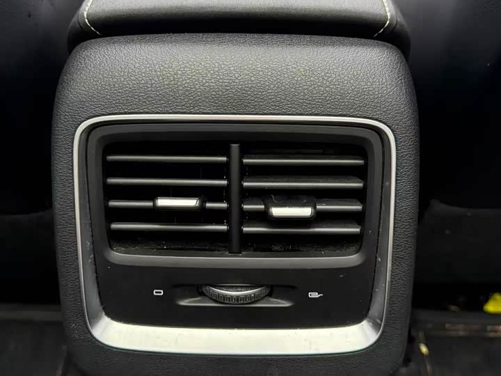 Фото 9 - Geely Atlas