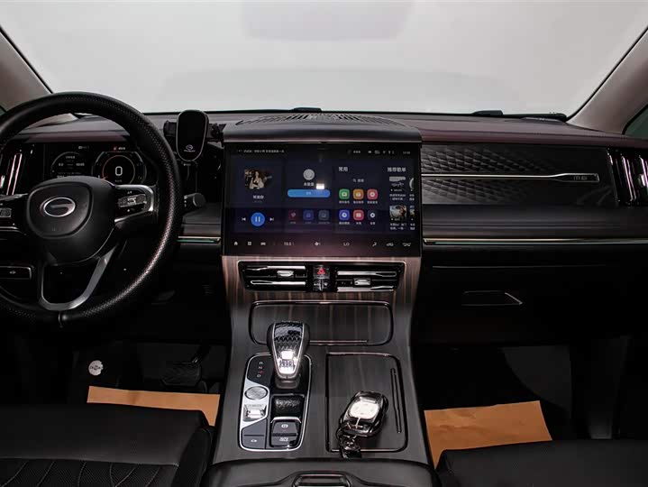 Фото 13 - GAC Trumpchi M8