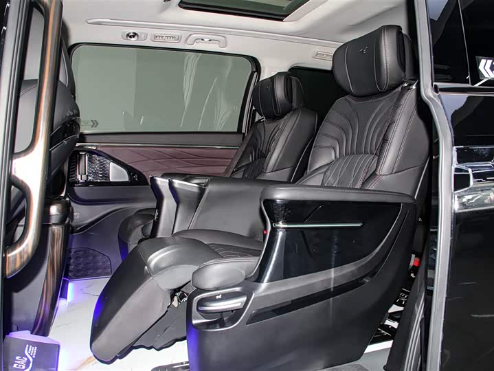 Фото 22 - GAC Trumpchi M8