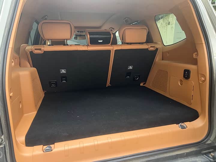 Фото 14 - Tank 500 Hybrid