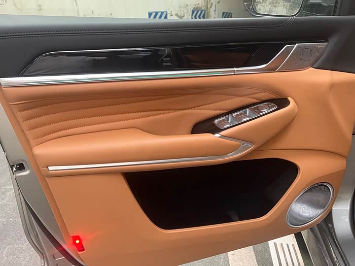 Фото 6 - Tank 500 Hybrid