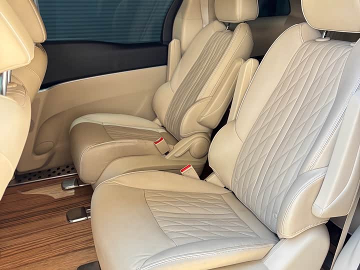 Фото 5 - Buick GL8 ES