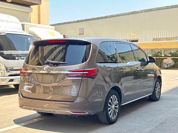 Фото 7 - Buick GL8 ES