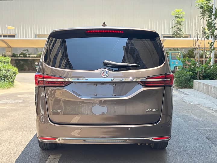 Фото 8 - Buick GL8 ES