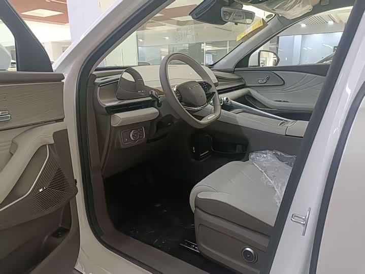 Фото 16 - Exeed RX C-DM Hybrid