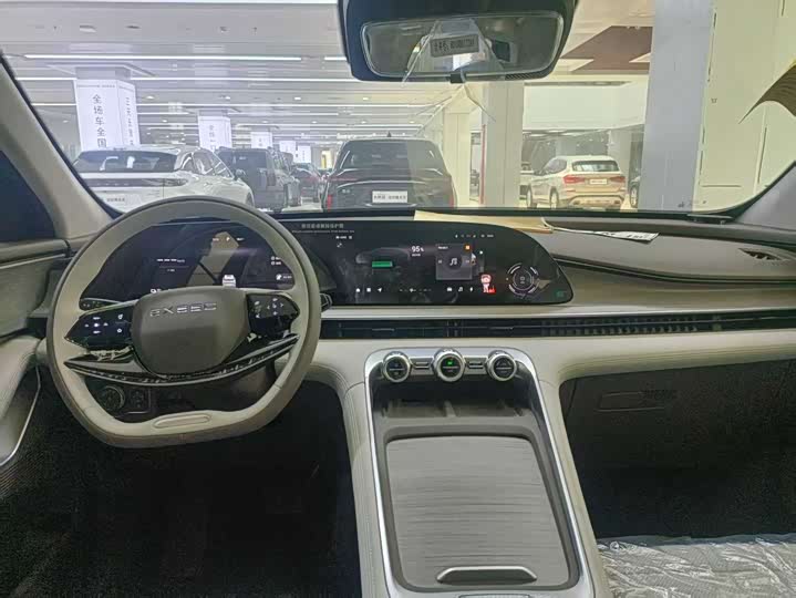 Фото 17 - Exeed RX C-DM Hybrid