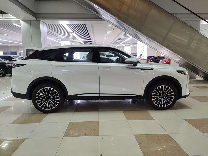 Фото 6 - Exeed RX C-DM Hybrid