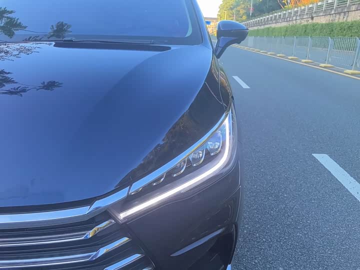 Фото 12 - BYD Song Max Hybrid