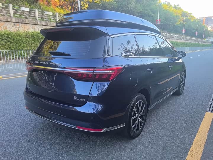Фото 5 - BYD Song Max Hybrid