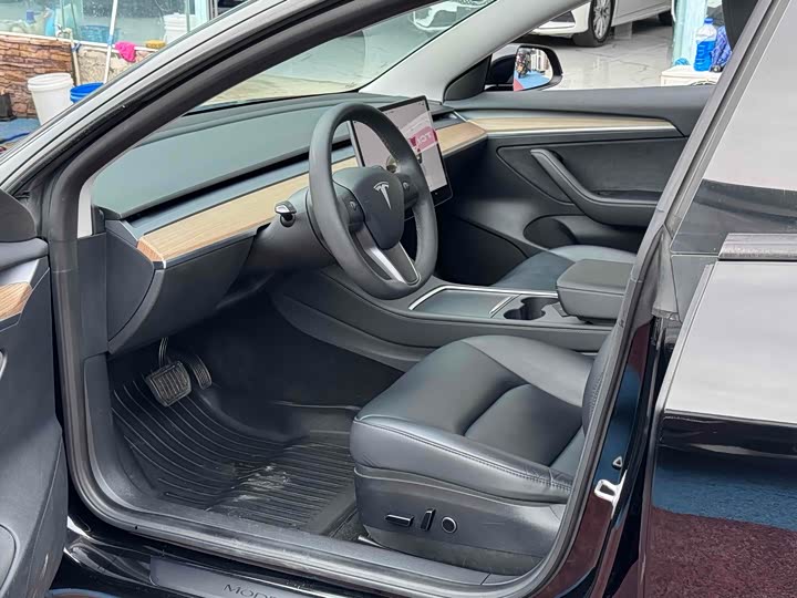 Фото 5 - Tesla Model 3