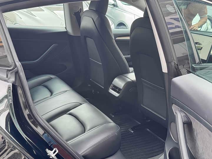 Фото 7 - Tesla Model 3